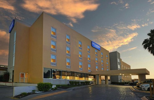 Nuevo Laredo Hotel | City Express by Marriott Nuevo Laredo