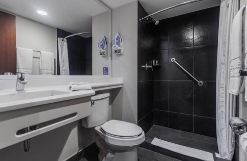 Celaya Hotel | City Express by Marriott Celaya Galerias