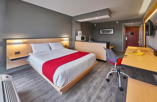 Irapuato Hotel | City Express by Marriott Irapuato