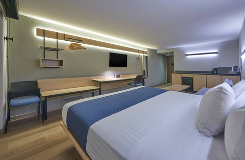 Alfredo V. Bonfil Hotel | City Express By Marriott Cancun Aeropuerto