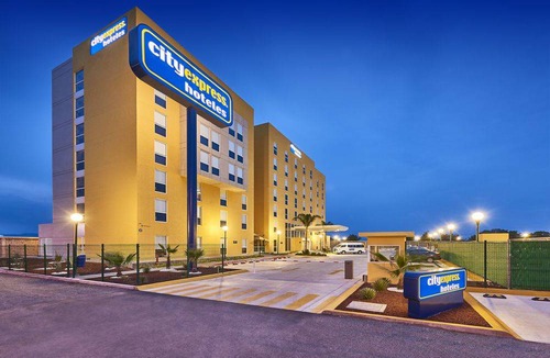 Celaya Hotel | City Express Celaya Galerias