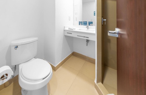Veracruz Hotel | City Express Junior by Marriott Veracruz Aeropuerto