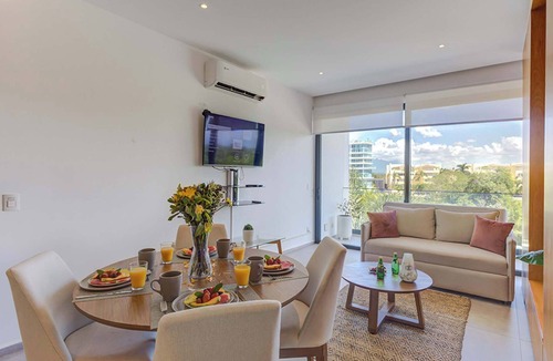 Flamingos Condo | Coastal condo w/beach access & resort perks