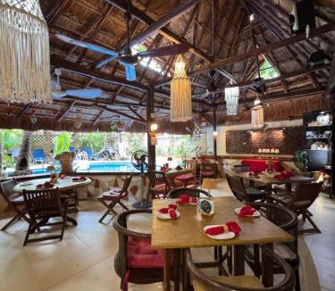 Villa Juarez Hotel | Cocos Cabañas Playa del Carmen Adults Only