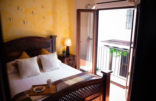 San Juan del Obispo Villa | Colonial family getaway in Antigua Guatemala - Quiet & Beautiful vacation home
