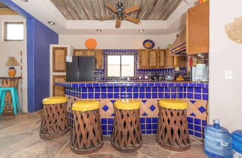 Las Conchas House | Colorful Oceanview Home with Pool Casa en el Cielo