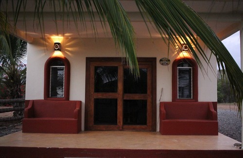La Union House | Come surf Palo Alto at the beautiful Casa Gunz! Troncones/La Salidita/The Ranch