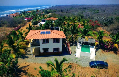 La Union House | Come surf Palo Alto at the beautiful Casa Gunz! Troncones/La Salidita/The Ranch