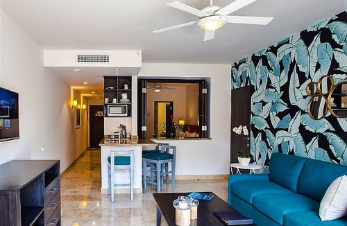 El Medano Ejidal Apartment | Comfort and Convenience! Free Parking, Outdoor Pools & Spa, Near Medano Beach!