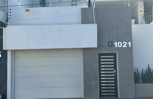 Culiacan House | Comfortable house with view of the city in a quiet area