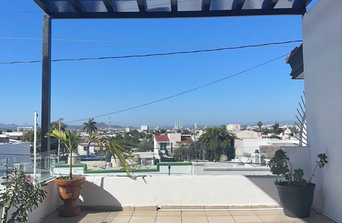 Culiacan House | Comfortable house with view of the city in a quiet area