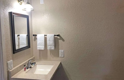 Harrisonville Hotel | Comfortable stay at Knights Inn Harrisonville! Near Lords Park! Free Parking!