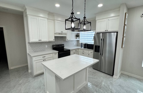Brownsville House | Comfy home in olmito, close to hwy minutes from space x SPI