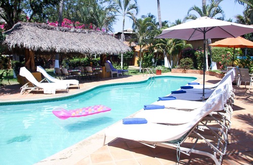 Brisas de Zicatela Apartment | Comfy Studio for couples w/kitchen, pool, 1min walk to Zicatela beach