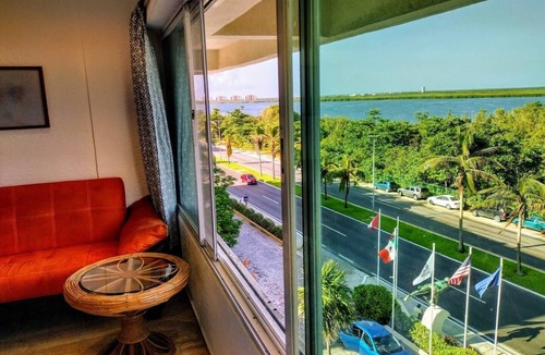 Punta Cancun Apartment | Complete Ocean front view Apartment + kitchen + bathroom 2 beds for 4 people