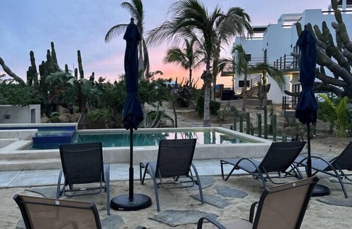 Cerritos Villa | Condo#2-5Min Walk to Beach/Surf-Sleeps2-KingSuite