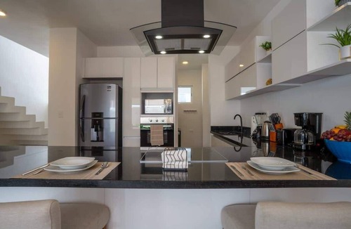 Cancun House | Contemporary Home | 3BR | Prime Downtown Area