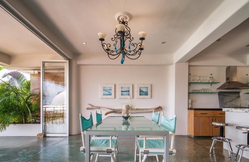P Chahue House | Contemporary Oceanfront Villa