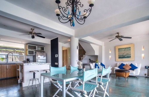 P Chahue House | Contemporary Oceanfront Villa