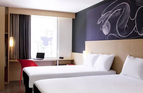Colonia Centro Hotel | Convenient Stay with Free Parking & Close to Diego Rivera Mural Museum!