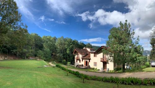 San Cristobal de las Casas Hotel | CORTIJO LA CASONA & Bungalow al Pie de la Montaña