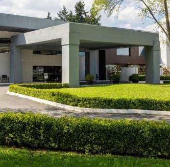 Toluca Hotel | Courtyard Toluca Airport