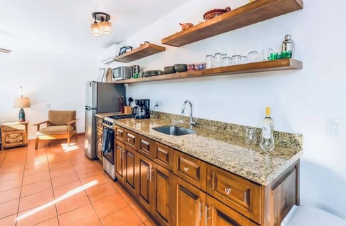 San Jose del Cabo Condo | Cozy 1 bedroom Casita Walk 1 Block to Beach
