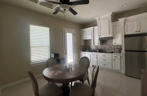 Edinburg House | Cozy 1-bedroom house in gorgeous Edinburg with private pool and spa
