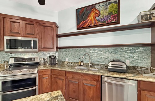 Cholla Bay House | Cozy 1-bedroom, sleeps 4, AC, Electric Vehicle Charger, Courtyard, BBQ grill