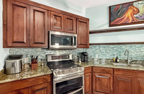 Cholla Bay House | Cozy 1-bedroom, sleeps 4, AC, Electric Vehicle Charger, Courtyard, BBQ grill