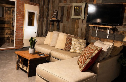 Brownsville Apartment | Cozy 1-bedroom studio in adorable Brownsville, Tx Sleeps Up to 3