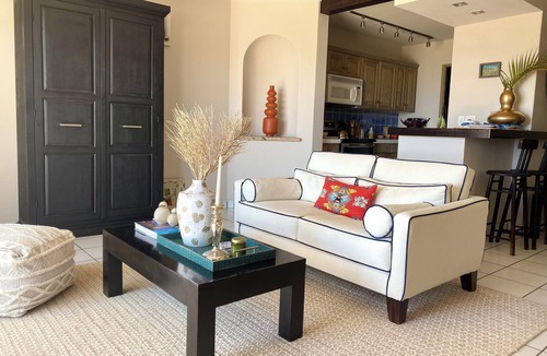 San Jose del Cabo Condo | Cozy 1-BR Oceanview for Couples. Steps to Infinity Pool. 5 Mins to Beach
