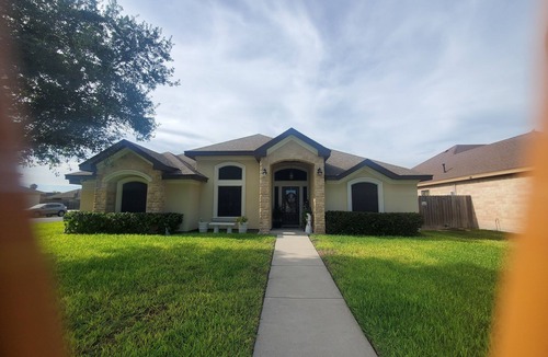 Primera House | Cozy 2-bedroom house in Harlingen BBQ grill and back patio.