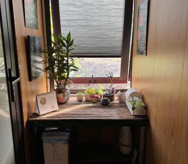 Yen Bai Apartment | Cozy Haven-Lotus Room & Sunshine Windows