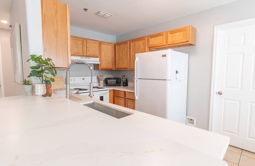 McAllen Apartment | Cozy King Bed in McAllen - Walking distance to HEB and near the Mall!