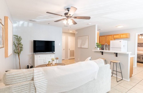 McAllen Apartment | Cozy King Bed in McAllen - Walking distance to HEB and near the Mall!