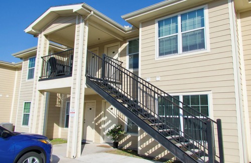 McAllen Apartment | Cozy King Bed in McAllen - Walking distance to HEB and near the Mall!
