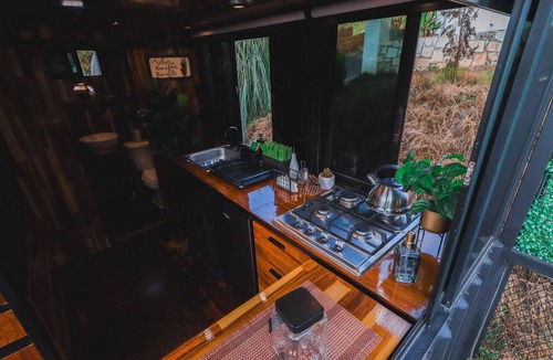 Omitlan de Juarez House | Cozy Mountain-View Container Retreat K NAJ