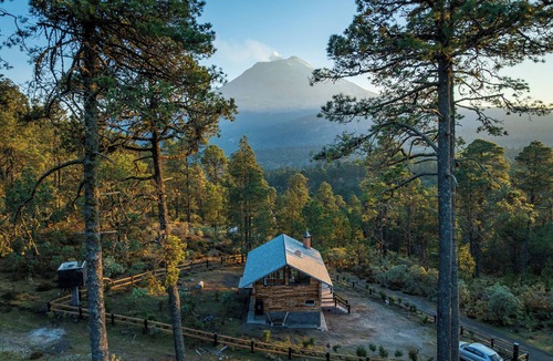 San Nicolas de los Ranchos Cabin | Cozy off-grid cabin with direct views of active volcano - from CDMX or PUEBLA
