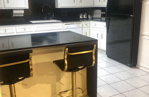 McAllen House | Cozy & Spacious 3-bedroom Townhome