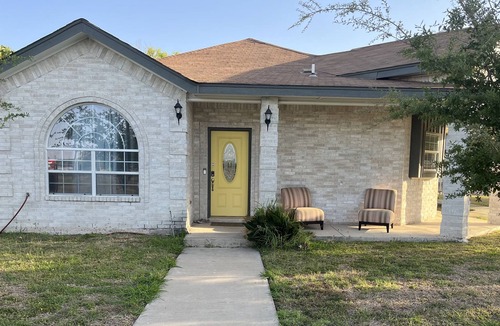 Mission House | Cozy & Spacious, Great 4 Family & Pet Friendly in front of Park