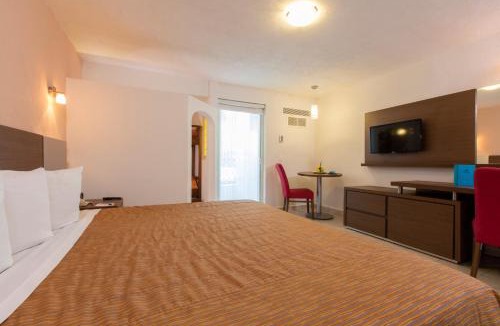 North Hotel Zone Resort | Crown Paradise Club Puerto Vallarta All Inclusive