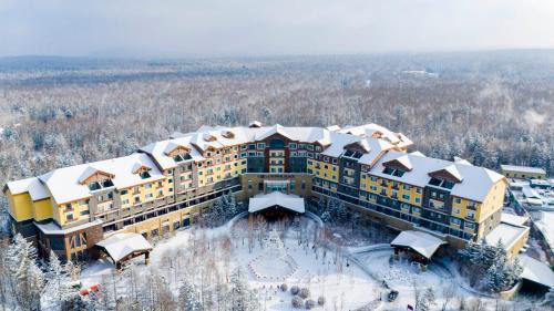Changbai Mountain North Slope Resort | Crowne Plaza Resort Changbaishan Hot Spring by IHG