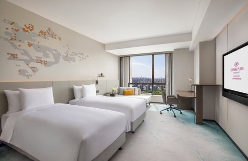 Pudong Hotel | Crowne Plaza Shanghai Jinxiu by IHG