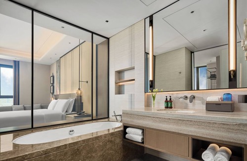 Taizhou Hotel | Crowne Plaza Xinghua By Ihg
