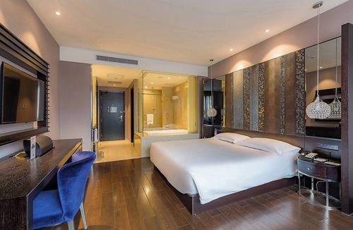 Pudong Hotel | Crystal Hotel Shanghai Intl. Tourism