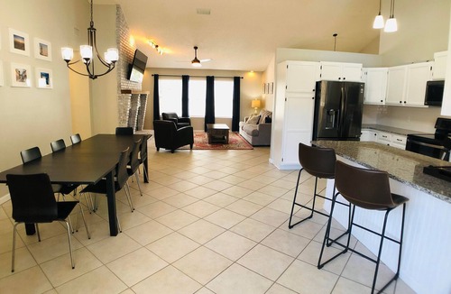 St. Augustine House | Cul-de-sac Hideaway Cozy Pet-Friendly Mid-Term Stay, Short Drive to Beach