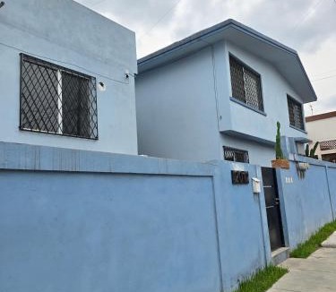 Monterrey House | Cumbre Guesthouse