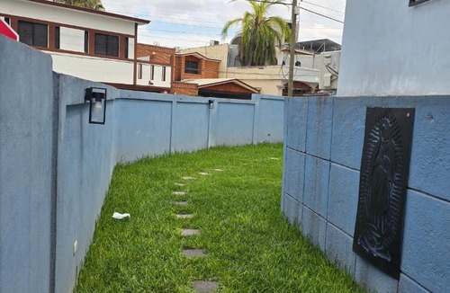 Monterrey House | Cumbre Guesthouse