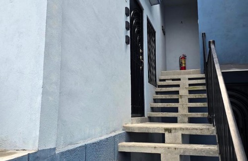 Monterrey House | Cumbre Guesthouse